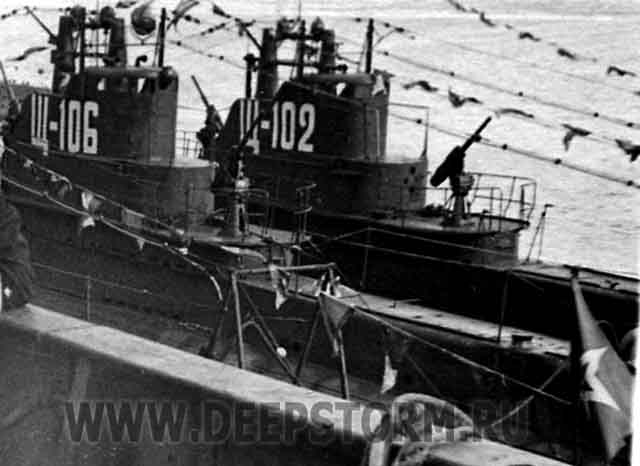 Подводные лодки Щ-106 и Щ-102