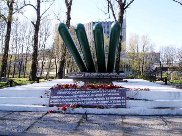 Памятник подводной лодке Щ-323
